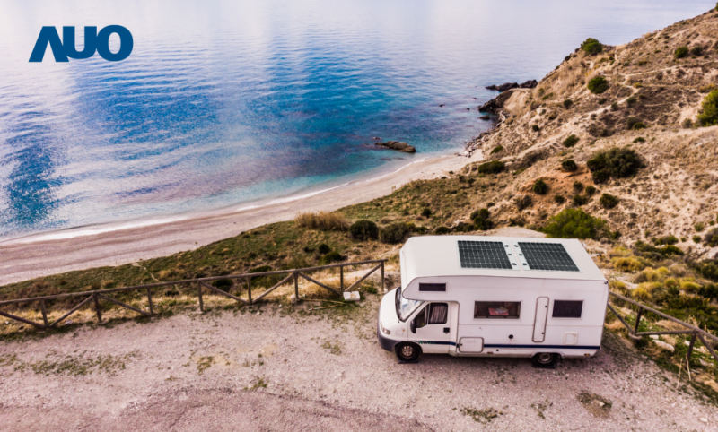 「可撓輕量化太陽光電板SunCurva」使用輕量特殊耐候型複合板取代傳統太陽能板的玻璃前板，不僅降低70%重量，每米平方僅3Kg；具有抗衝擊性能及通過電磁相容性測試，可應用於交通運輸工具，如露營車、遊艇等